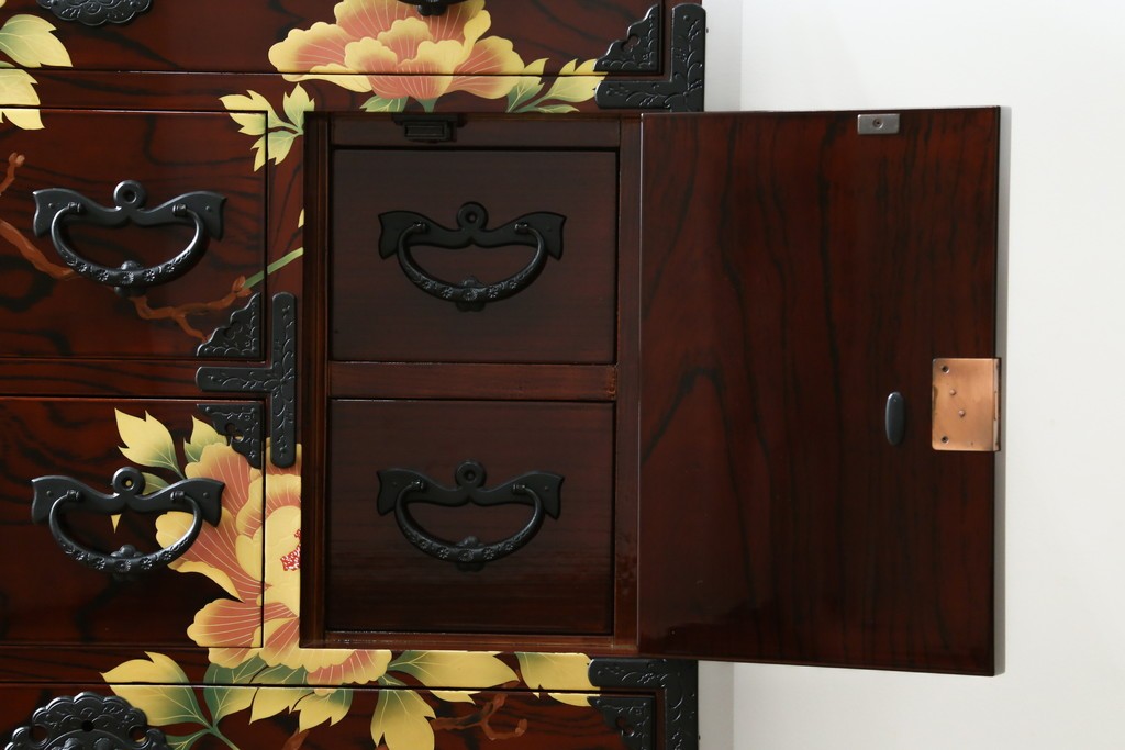 中古　美品!!　木地呂塗りに漆絵が美しい特注品の岩谷堂箪笥　定価約150万円　(R-078854)