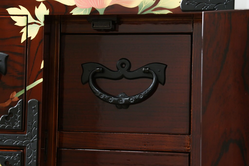 中古　美品!!　木地呂塗りに漆絵が美しい特注品の岩谷堂箪笥　定価約150万円　(R-078854)