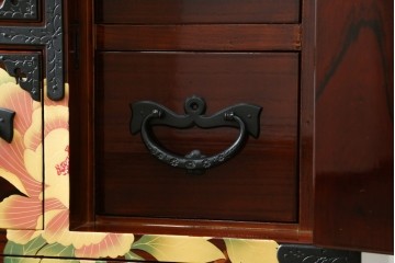 中古　美品!!　木地呂塗りに漆絵が美しい特注品の岩谷堂箪笥　定価約150万円　(R-078854)