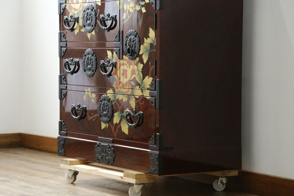 中古　美品!!　木地呂塗りに漆絵が美しい特注品の岩谷堂箪笥　定価約150万円　(R-078854)