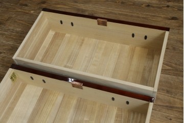 中古　美品!!　木地呂塗りに漆絵が美しい特注品の岩谷堂箪笥　定価約150万円　(R-078854)