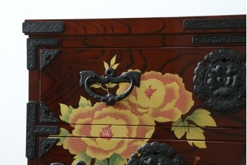 中古　美品!!　木地呂塗りに漆絵が美しい特注品の岩谷堂箪笥　定価約150万円　(R-078854)