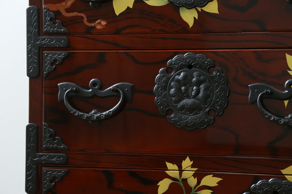 中古　美品!!　木地呂塗りに漆絵が美しい特注品の岩谷堂箪笥　定価約150万円　(R-078854)