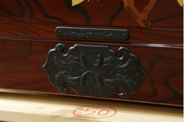 中古　美品!!　木地呂塗りに漆絵が美しい特注品の岩谷堂箪笥　定価約150万円　(R-078854)