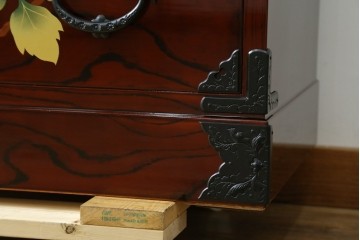 中古　美品!!　木地呂塗りに漆絵が美しい特注品の岩谷堂箪笥　定価約150万円　(R-078854)