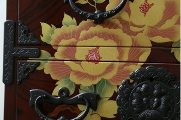 中古　美品!!　木地呂塗りに漆絵が美しい特注品の岩谷堂箪笥　定価約150万円　(R-078854)