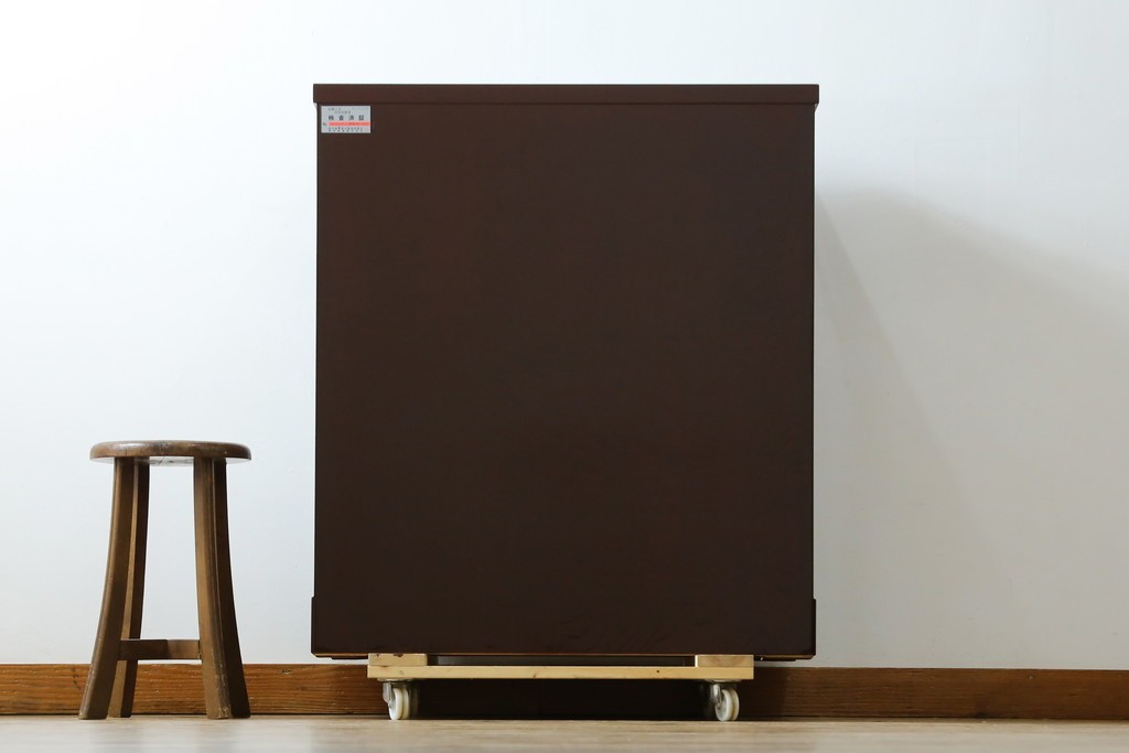 中古　美品!!　木地呂塗りに漆絵が美しい特注品の岩谷堂箪笥　定価約150万円　(R-078854)