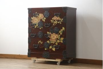 中古　美品!!　木地呂塗りに漆絵が美しい特注品の岩谷堂箪笥(小箪笥、収納箪笥、整理箪笥、和箪笥)(定価約150万円)(R-078854)