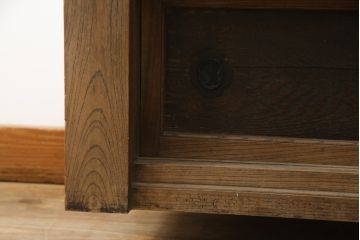 和製アンティーク　欅(ケヤキ)材と高級杉材の引き戸付き置き床(置床、ローボード、リビングボード、テレビ台、テレビボード、収納棚、戸棚)(R-078860)