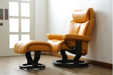 中古　EKORNES(エコーネス)　Stressless Magic(ストレスレス マジック)　シグニチャー　Sサイズ　本革　オットマン付きストレスレスチェア(レザー、リクライニングチェア、一人掛けソファ、1P、アームチェア、フットスツール)(R-078861)
