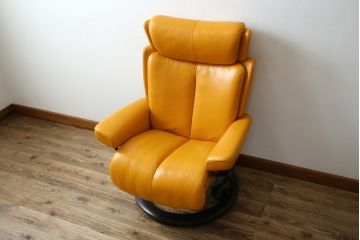 中古　EKORNES(エコーネス)　Stressless Magic(ストレスレス マジック)　シグニチャー　Sサイズ　本革　オットマン付きストレスレスチェア(レザー、リクライニングチェア、一人掛けソファ、1P、アームチェア、フットスツール)(R-078861)