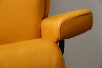 中古　EKORNES(エコーネス)　Stressless Magic(ストレスレス マジック)　シグニチャー　Sサイズ　本革　オットマン付きストレスレスチェア(レザー、リクライニングチェア、一人掛けソファ、1P、アームチェア、フットスツール)(R-078861)