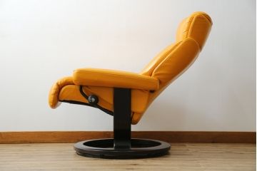 中古　EKORNES(エコーネス)　Stressless Magic(ストレスレス マジック)　シグニチャー　Sサイズ　本革　オットマン付きストレスレスチェア(レザー、リクライニングチェア、一人掛けソファ、1P、アームチェア、フットスツール)(R-078861)