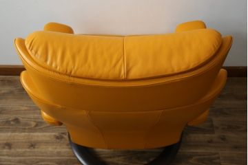 中古　EKORNES(エコーネス)　Stressless Magic(ストレスレス マジック)　シグニチャー　Sサイズ　本革　オットマン付きストレスレスチェア(レザー、リクライニングチェア、一人掛けソファ、1P、アームチェア、フットスツール)(R-078861)