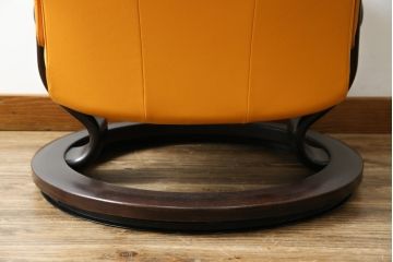中古　EKORNES(エコーネス)　Stressless Magic(ストレスレス マジック)　シグニチャー　Sサイズ　本革　オットマン付きストレスレスチェア(レザー、リクライニングチェア、一人掛けソファ、1P、アームチェア、フットスツール)(R-078861)