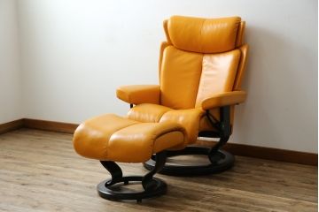 中古　EKORNES(エコーネス)　Stressless Magic(ストレスレス マジック)　シグニチャー　Sサイズ　本革　オットマン付きストレスレスチェア(レザー、リクライニングチェア、一人掛けソファ、1P、アームチェア、フットスツール)(R-078862)