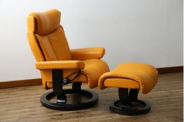 中古　EKORNES(エコーネス)　Stressless Magic(ストレスレス マジック)　シグニチャー　Sサイズ　本革　オットマン付きストレスレスチェア(レザー、リクライニングチェア、一人掛けソファ、1P、アームチェア、フットスツール)(R-078862)