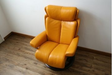 中古　EKORNES(エコーネス)　Stressless Magic(ストレスレス マジック)　シグニチャー　Sサイズ　本革　オットマン付きストレスレスチェア(レザー、リクライニングチェア、一人掛けソファ、1P、アームチェア、フットスツール)(R-078862)