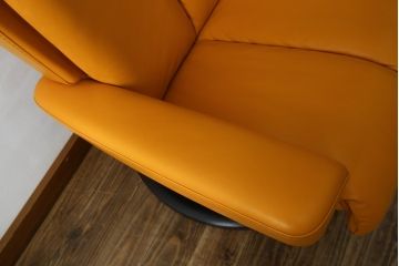 中古　EKORNES(エコーネス)　Stressless Magic(ストレスレス マジック)　シグニチャー　Sサイズ　本革　オットマン付きストレスレスチェア(レザー、リクライニングチェア、一人掛けソファ、1P、アームチェア、フットスツール)(R-078862)