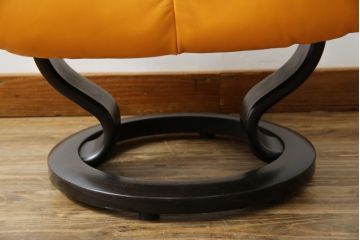 中古　EKORNES(エコーネス)　Stressless Magic(ストレスレス マジック)　シグニチャー　Sサイズ　本革　オットマン付きストレスレスチェア(レザー、リクライニングチェア、一人掛けソファ、1P、アームチェア、フットスツール)(R-078862)