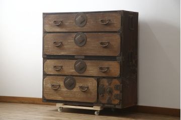 和製アンティーク　上杢!!　前面欅(ケヤキ)材　金具遣いが上品で風情のある二段重ね相馬箪笥(仙台箪笥、時代箪笥、和たんす、衣装箪笥、引き出し、チェスト)(R-078866)