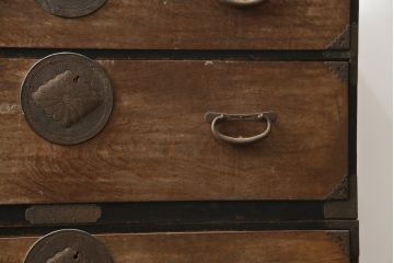 和製アンティーク　上杢!!　前面欅(ケヤキ)材　金具遣いが上品で風情のある二段重ね相馬箪笥(仙台箪笥、時代箪笥、和たんす、衣装箪笥、引き出し、チェスト)(R-078866)