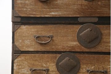 和製アンティーク　上杢!!　前面欅(ケヤキ)材　金具遣いが上品で風情のある二段重ね相馬箪笥(仙台箪笥、時代箪笥、和たんす、衣装箪笥、引き出し、チェスト)(R-078866)