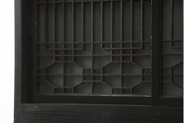 中古　ラフジュ工房オリジナル　古建具リメイク　すりガラス入り　洗練された和の雰囲気を放つ重ね戸棚(書院戸、組子、キャビネット、収納棚、食器棚)(R-078869)