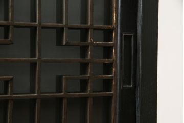 中古　ラフジュ工房オリジナル　古建具リメイク　すりガラス入り　洗練された和の雰囲気を放つ重ね戸棚(書院戸、組子、キャビネット、収納棚、食器棚)(R-078869)