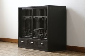 中古　ラフジュ工房オリジナル　古建具リメイク　すりガラス入り　洗練された和の雰囲気を放つサイドボード(書院戸、組子、サイドキャビネット、収納棚、戸棚、食器棚)(R-078870)