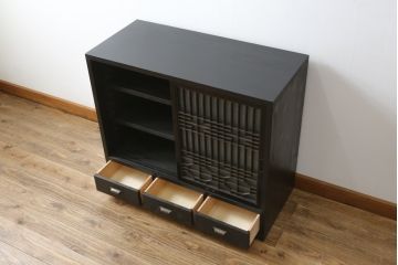 中古　ラフジュ工房オリジナル　古建具リメイク　すりガラス入り　洗練された和の雰囲気を放つサイドボード(書院戸、組子、サイドキャビネット、収納棚、戸棚、食器棚)(R-078870)