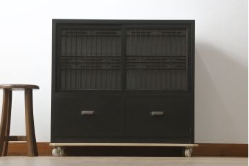中古　ラフジュ工房オリジナル　古建具リメイク　すりガラス入り　洗練された和の雰囲気を放つサイドボード(書院戸、組子、サイドキャビネット、収納棚、戸棚、食器棚)(R-078871)