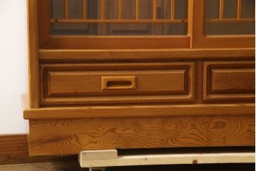 中古　美品!!　屋久杉　美しい杢目が目を惹く上品な佇まいの茶箪笥(茶棚、戸棚、収納棚、飾り棚)(R-078872)