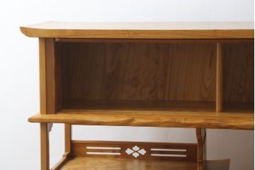 中古　美品!!　屋久杉　無垢材　明るい色味の木肌が美しい飾り棚(収納棚、戸棚、茶棚、違い棚、茶箪笥)(R-078873)