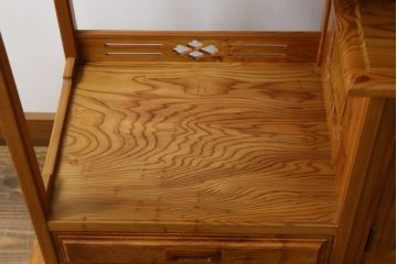 中古　美品!!　屋久杉　無垢材　明るい色味の木肌が美しい飾り棚(収納棚、戸棚、茶棚、違い棚、茶箪笥)(R-078873)