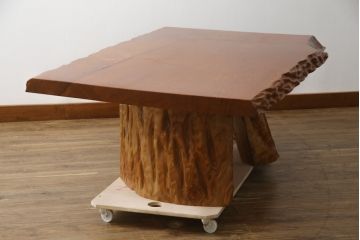 中古　屋久杉　自然な木の風合いが美しい存在感抜群のローテーブル(センターテーブル、リビングテーブル、座卓)(R-078874)