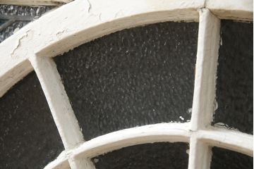 アンティーク建具　希少!!　フランス製　アーチ型のステンドグラス入り明かり取り1枚(明り取り、ステンドガラス、ガラス欄間、窓、仏国)(R-078877)