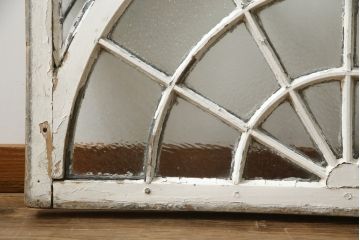アンティーク建具　希少!!　フランス製　アーチ型のステンドグラス入り明かり取り1枚(明り取り、ステンドガラス、ガラス欄間、窓、仏国)(R-078877)