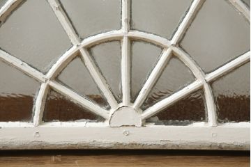 アンティーク建具　希少!!　フランス製　アーチ型のステンドグラス入り明かり取り1枚(明り取り、ステンドガラス、ガラス欄間、窓、仏国)(R-078877)