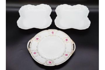 ビンテージ　フランス　LIMOGES(リモージュ)　Georges Boyer(ジョルジュ ボワイエ)　GIRAUD(ジロー)　優雅なデザインが魅力的なプレート3枚セット(ヴィンテージ、薔薇、バラ、ローズ、金彩、花柄、フラワー、大皿、変形皿、取手付き、耳付き、洋食器)(R-078881)