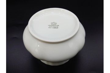 フランス/TRADITION CNP FRANCE　LIMOGES(リモージュ)　ドイツ/KRONESTER BAVARIA(クロネスター ババリア)　白磁　シンプルでどんな食卓にも馴染むシュガーポット2点・バスケット・小物入れ2点セット(菓子器、蓋物、カゴ、籠、洋食器)(R-078882)