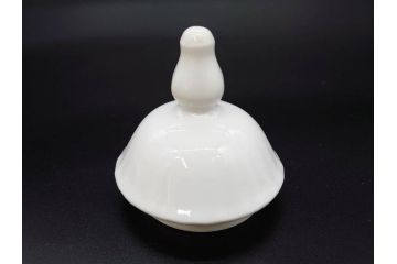 フランス/TRADITION CNP FRANCE　LIMOGES(リモージュ)　ドイツ/KRONESTER BAVARIA(クロネスター ババリア)　白磁　シンプルでどんな食卓にも馴染むシュガーポット2点・バスケット・小物入れ2点セット(菓子器、蓋物、カゴ、籠、洋食器)(R-078882)