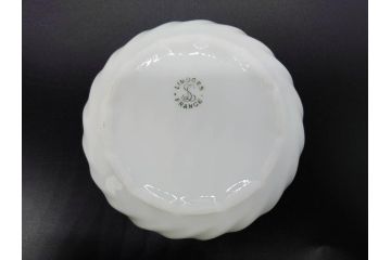 フランス/TRADITION CNP FRANCE　LIMOGES(リモージュ)　ドイツ/KRONESTER BAVARIA(クロネスター ババリア)　白磁　シンプルでどんな食卓にも馴染むシュガーポット2点・バスケット・小物入れ2点セット(菓子器、蓋物、カゴ、籠、洋食器)(R-078882)