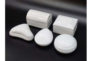 ビンテージ　フランス　LIMOGES(リモージュ)　白磁　様々な用途に使える小物入れ5点セット(ヴィンテージ、蓋物、洋食器、シェル、貝)(R-078883)