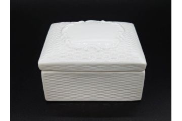 ビンテージ　フランス　LIMOGES(リモージュ)　白磁　様々な用途に使える小物入れ5点セット(ヴィンテージ、蓋物、洋食器、シェル、貝)(R-078883)