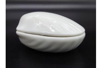 ビンテージ　フランス　LIMOGES(リモージュ)　白磁　様々な用途に使える小物入れ5点セット(ヴィンテージ、蓋物、洋食器、シェル、貝)(R-078883)