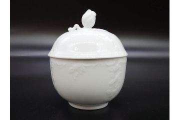 ビンテージ　ドイツ　KAISER(カイザー)　Seltmann Weiden(ゼルトマンヴァイデン)　Eschenbach(エッシェンバッハ)　艶やかな白磁が美しいクリーマー2点&シュガーポット2点&トレーセット(Bavaria、ババリア、MIRABELL、REGINA、ヴィンテージ、ミルクジャー、ミルクポット、ボンボン入れ、洋食器)(R-078884)　