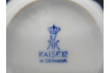 ビンテージ　ドイツ　KAISER(カイザー)　Seltmann Weiden(ゼルトマンヴァイデン)　Eschenbach(エッシェンバッハ)　艶やかな白磁が美しいクリーマー2点&シュガーポット2点&トレーセット(Bavaria、ババリア、MIRABELL、REGINA、ヴィンテージ、ミルクジャー、ミルクポット、ボンボン入れ、洋食器)(R-078884)　