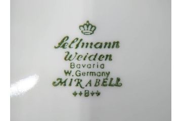ビンテージ　ドイツ　KAISER(カイザー)　Seltmann Weiden(ゼルトマンヴァイデン)　Eschenbach(エッシェンバッハ)　艶やかな白磁が美しいクリーマー2点&シュガーポット2点&トレーセット(Bavaria、ババリア、MIRABELL、REGINA、ヴィンテージ、ミルクジャー、ミルクポット、ボンボン入れ、洋食器)(R-078884)　
