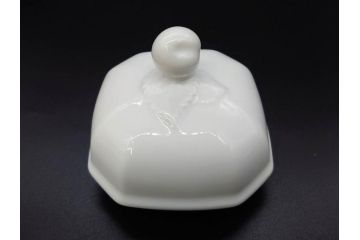ビンテージ　ドイツ　KAISER(カイザー)　Seltmann Weiden(ゼルトマンヴァイデン)　Eschenbach(エッシェンバッハ)　艶やかな白磁が美しいクリーマー2点&シュガーポット2点&トレーセット(Bavaria、ババリア、MIRABELL、REGINA、ヴィンテージ、ミルクジャー、ミルクポット、ボンボン入れ、洋食器)(R-078884)　
